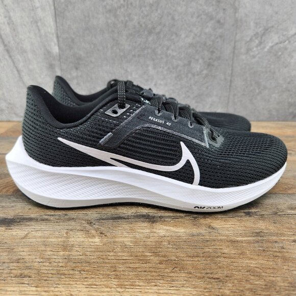 Nike Air Zoom Pegasus 40 Size 7.5 Womens Black White Casual Running Shoes
